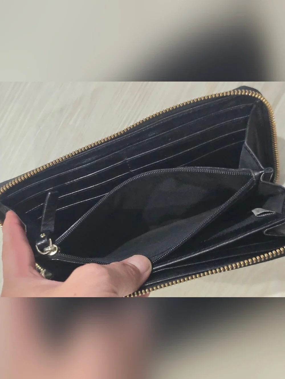 Kate Spade New York Black 4-Compartment Zip Around Wallet Nylon Leather Inside